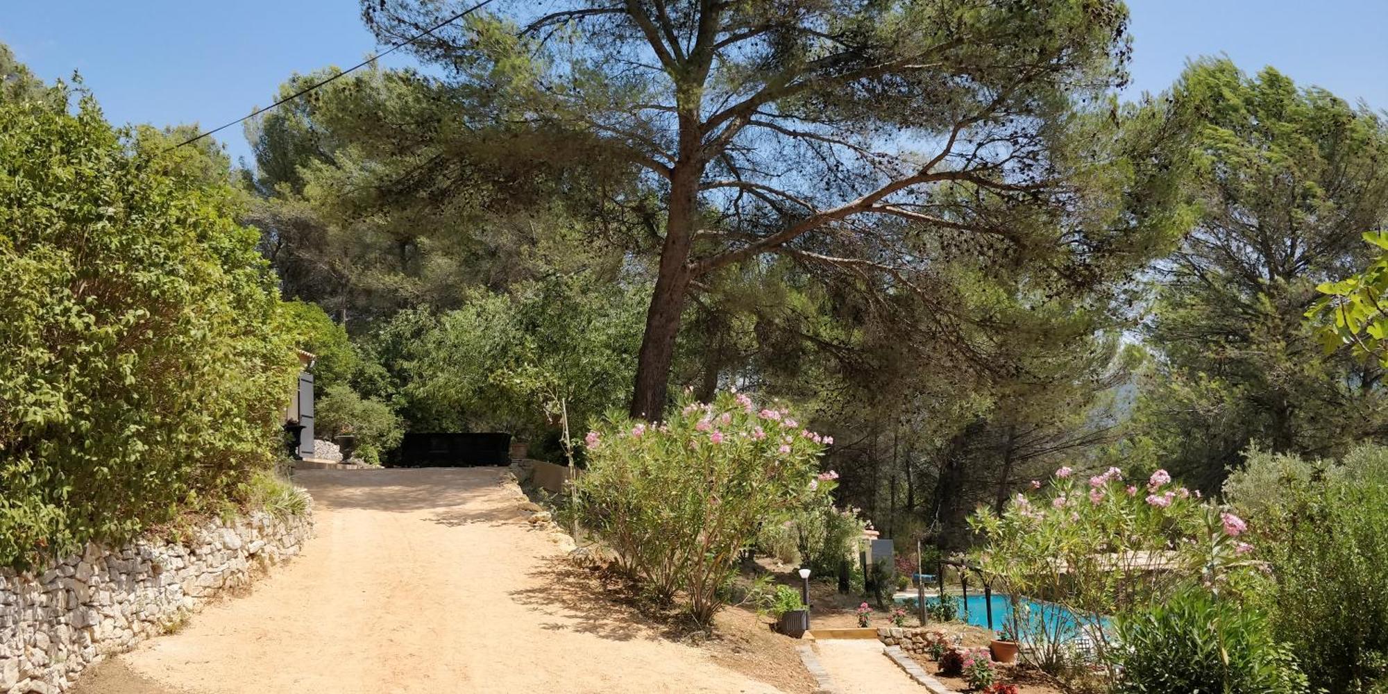 Villa CIGALONS en pleine pinède + PISCINE chauffée Auriol Extérieur photo